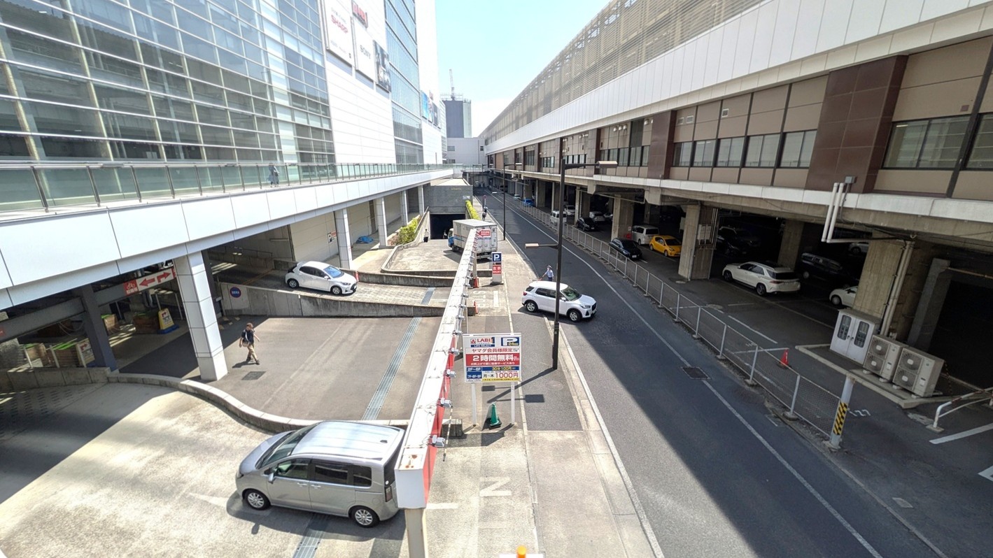 YAMADA LABI1高崎 駐車場