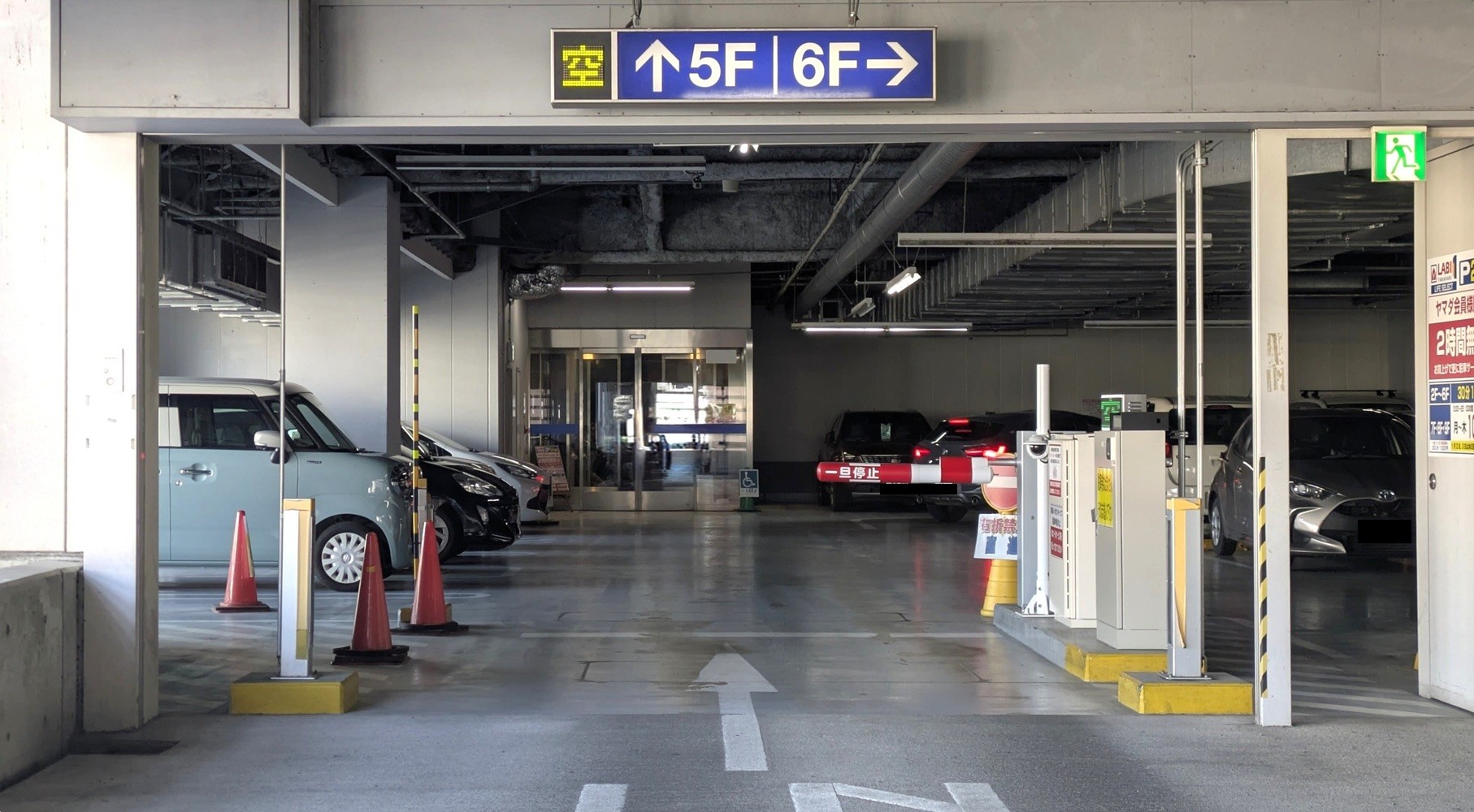 YAMADA LABI1高崎 駐車場