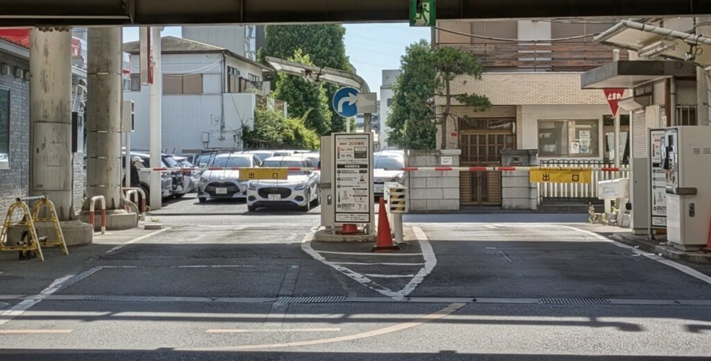 タイムズ高崎駅東口自動車駐車整理場の出口精算機