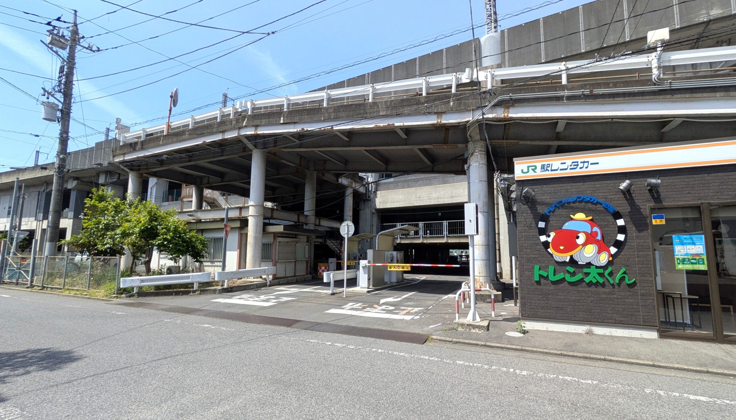 タイムズ高崎駅東口自動車駐車整理場。出庫は右折のみ