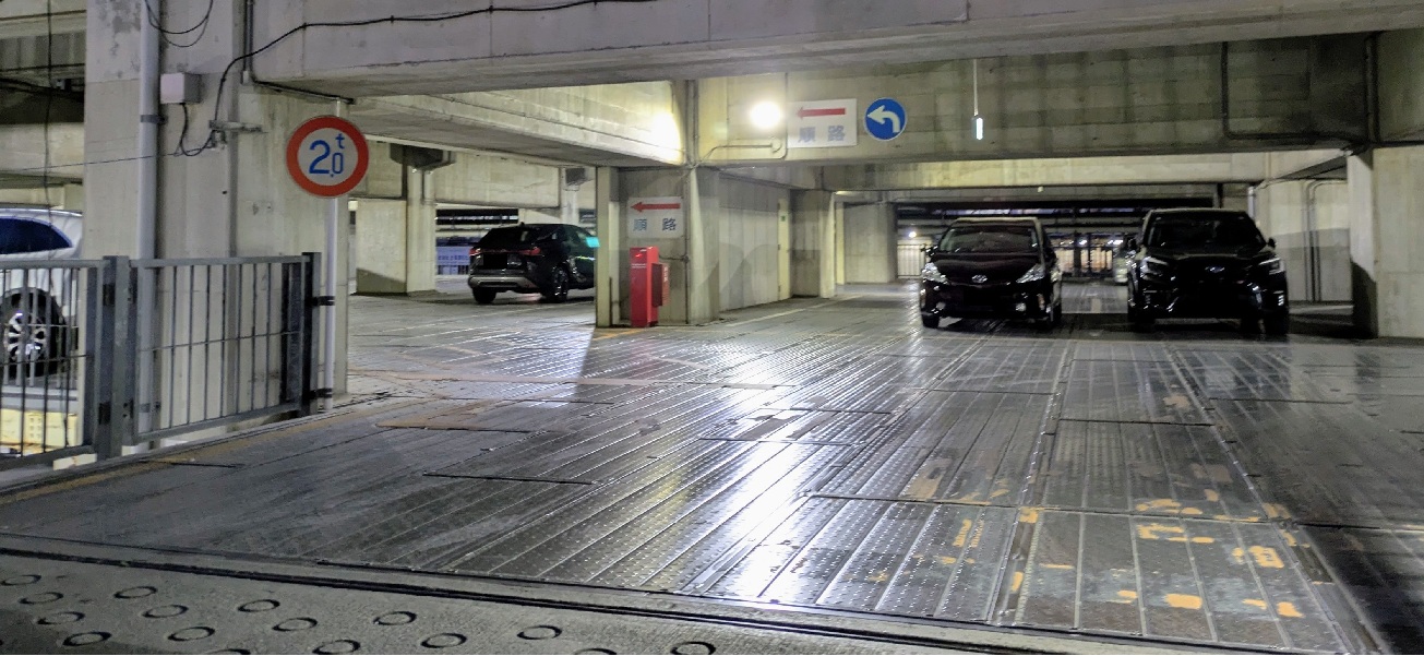 タイムズ高崎駅東口自動車駐車整理場2F